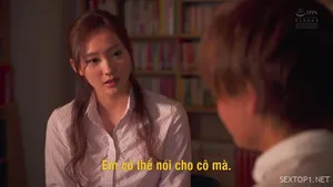 Chịch trên bàn [Thất sư tỷ] Chân lụa đen ấn đầu sâu vào họng, ngồi trên bàn, nhấc chân lên đưa sâu vào, chịch sau khi phục vụ lưỡi điện